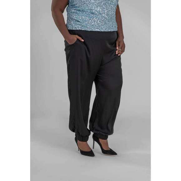 NEW NOUVELLE / SILK95FIVE mara joggers in black